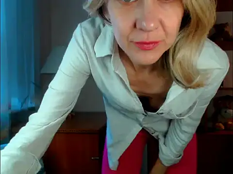 Tanya6547 online show from November 13, 2025, 9:08 am