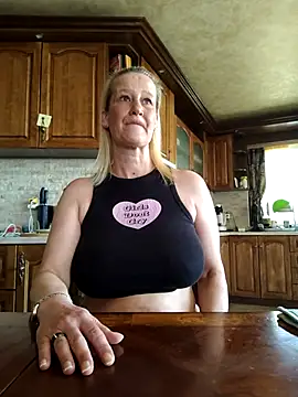 Snapshot of Lotus-blume1 chatting on April 7, 2026, 9:54 am Lotus-blume1 online show from April 7, 2026, 9:54 am