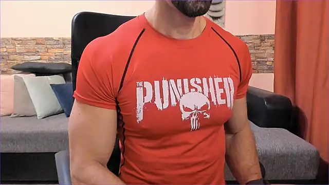 Snapshot of HotHunkTrainer chatting on November 7, 2025, 8:14 am HotHunkTrainer online show from November 7, 2025, 8:14 am