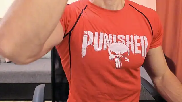 Snapshot of HotHunkTrainer chatting on November 25, 2025, 8:25 am HotHunkTrainer online show from November 25, 2025, 8:25 am