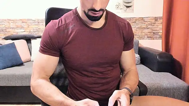 Snapshot of HotHunkTrainer chatting on November 26, 2025, 8:04 am HotHunkTrainer online show from November 26, 2025, 8:04 am