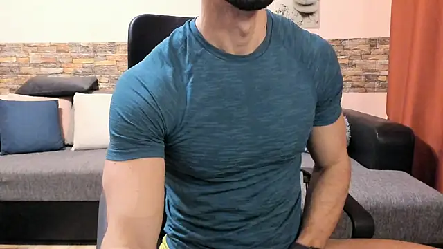 Snapshot of HotHunkTrainer chatting on December 14, 2025, 8:52 am HotHunkTrainer online show from December 14, 2025, 8:52 am