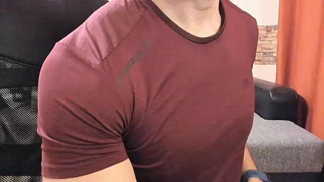 HotHunkTrainer online show from March 28, 2026, 8:47 am