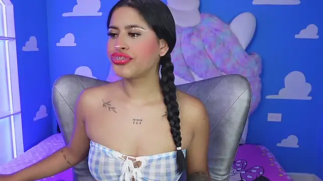 miss romyna online show from November 4, 2025, 11:09 am