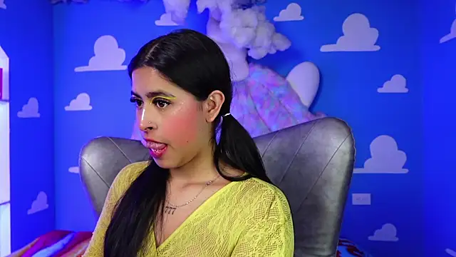 Snapshot of miss_romyna chatting on May 6, 2026, 11:04 am miss romyna online show from May 6, 2026, 11:04 am