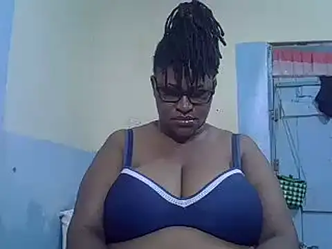 Snapshot of sexy_bigboobss chatting on September 28, 2025, 9:36 am sexy bigboobss online show from September 28, 2025, 9:36 am