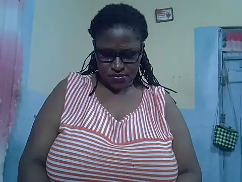 Snapshot of sexy_bigboobss chatting on October 24, 2025, 5:20 pm sexy bigboobss online show from October 24, 2025, 5:20 pm