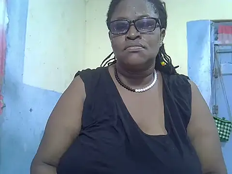 Snapshot of sexy_bigboobss chatting on October 28, 2025, 9:13 am sexy bigboobss online show from October 28, 2025, 9:13 am