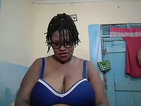 Snapshot of sexy_bigboobss chatting on March 6, 2026, 6:37 pm sexy bigboobss online show from March 6, 2026, 6:37 pm