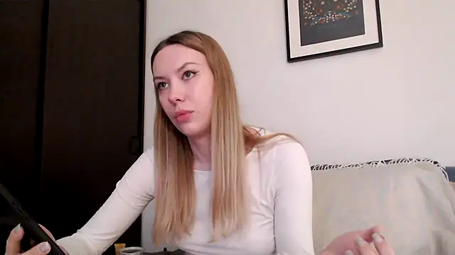 Snapshot of Scarlettford chatting on January 18, 2026, 1:04 pm Scarlettford online show from January 18, 2026, 1:04 pm