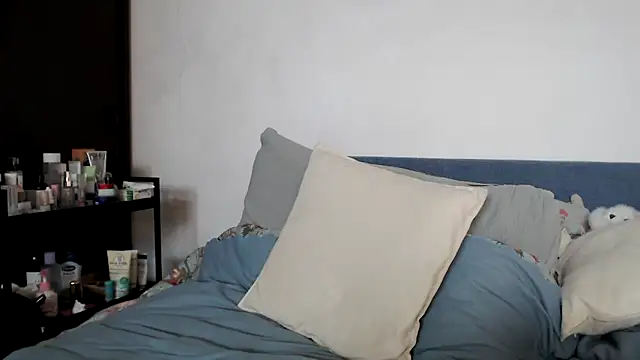 Snapshot of Scarlettford chatting on February 26, 2026, 12:15 pm Scarlettford online show from February 26, 2026, 12:15 pm