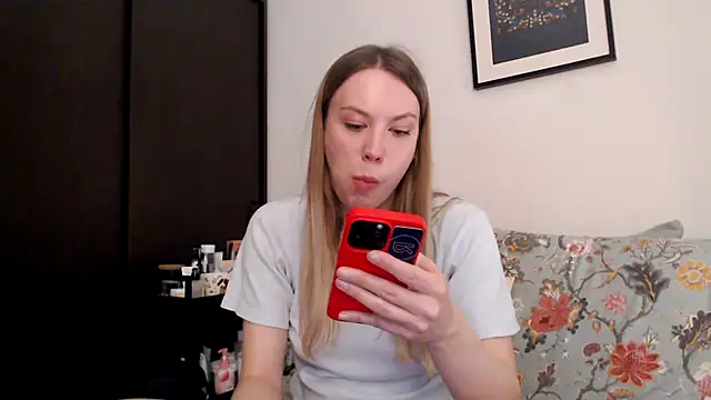 Snapshot of Scarlettford chatting on March 29, 2026, 5:24 pm Scarlettford online show from March 29, 2026, 5:24 pm