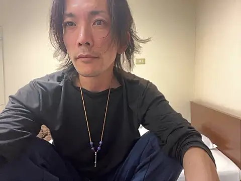 Snapshot of Katakuriko-Denpun chatting on November 4, 2025, 8:57 am Katakuriko-Denpun online show from November 4, 2025, 8:57 am