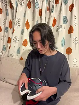 Snapshot of Katakuriko-Denpun chatting on December 16, 2025, 1:49 pm Katakuriko-Denpun online show from December 16, 2025, 1:49 pm