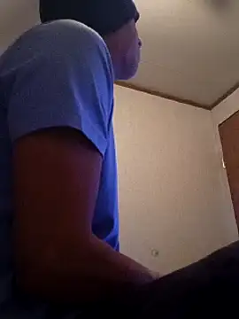 Xoc8  online show from March 6, 2025, 4:49 pm