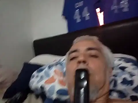 Xoc8  online show from September 8, 2025, 8:41 pm