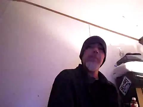 Xoc8  online show from September 28, 2025, 2:22 pm