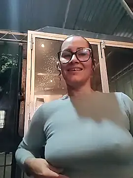 Snapshot of SelenaHouston chatting on February 13, 2026, 12:17 am SelenaHouston online show from February 13, 2026, 12:17 am