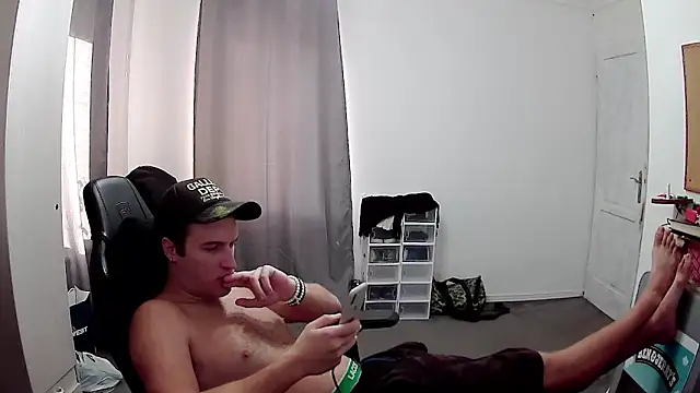 PKrisztian online show from October 13, 2025, 1:33 pm