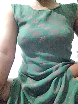 rituporna2004 online show from November 23, 2025, 1:33 pm