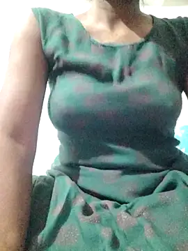 Snapshot of rituporna2004 chatting on February 13, 2026, 1:40 pm rituporna2004 online show from February 13, 2026, 1:40 pm