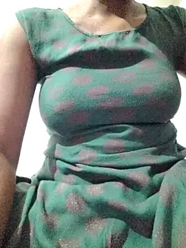 rituporna2004 online show from April 7, 2026, 12:00 am