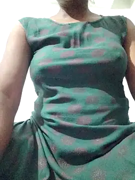 rituporna2004 online show from April 12, 2026, 4:56 pm