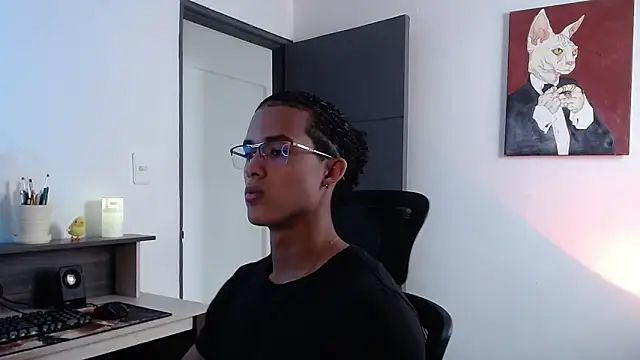 Snapshot of alejo_x3 chatting on February 12, 2025, 4:22 pm alejo x3 online show from February 12, 2025, 4:22 pm