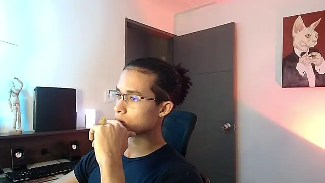 Snapshot of alejo_x3 chatting on February 28, 2025, 3:48 am alejo x3 online show from February 28, 2025, 3:48 am