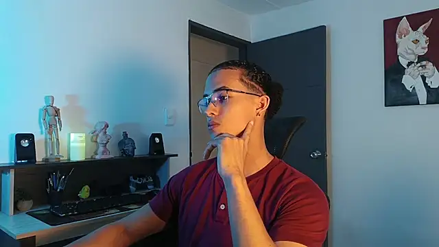 Snapshot of alejo_x3 chatting on October 8, 2025, 9:01 pm alejo x3 online show from October 8, 2025, 9:01 pm