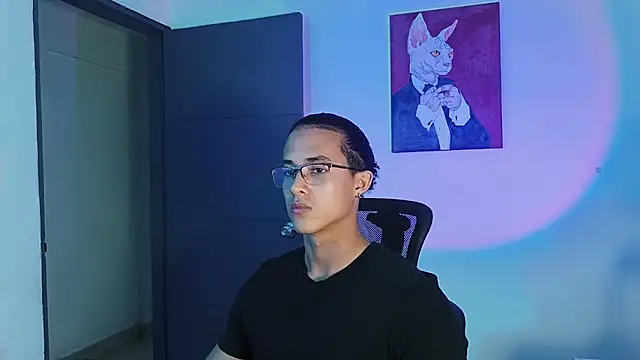 alejo x3 online show from February 25, 2026, 10:52 pm