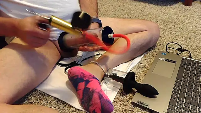 Snapshot of femgui69 chatting on November 4, 2025, 9:36 pm femgui69 online show from November 4, 2025, 9:36 pm