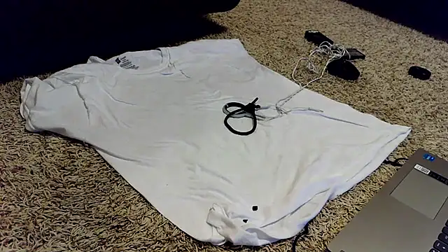 femgui69 online show from December 3, 2025, 9:46 pm