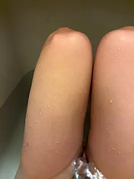 matu050556 online show from November 17, 2025, 11:38 am