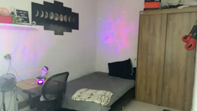 Snapshot of Kisan_Smith chatting on October 25, 2025, 2:52 am Kisan Smith online show from October 25, 2025, 2:52 am