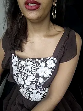 Snapshot of Leeeezzzz_roy chatting on February 15, 2025, 8:01 pm Leeeezzzz roy online show from February 15, 2025, 8:01 pm