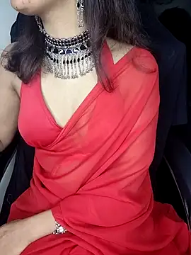 Snapshot of Leeeezzzz_roy chatting on February 19, 2025, 8:52 pm Leeeezzzz roy online show from February 19, 2025, 8:52 pm