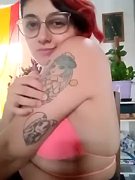 Snapshot of ConeNella chatting on December 31, 2024, 9:28 pm ConeNella online show from December 31, 2024, 9:28 pm