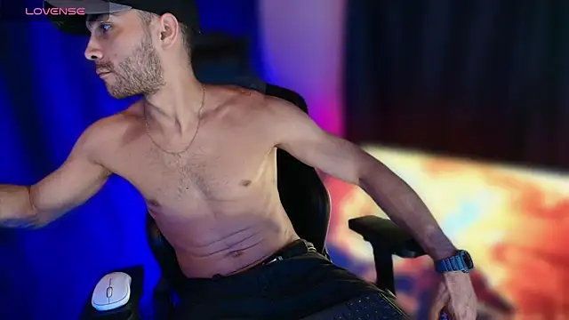sexyboycolombi4 online show from April 27, 2026, 9:02 pm