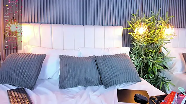 EmmilyCollson online show from September 28, 2025, 12:21 pm