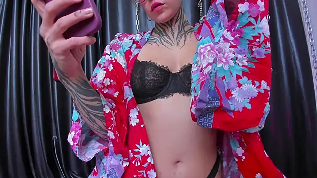 K Intraven0us online show from June 10, 2026, 6:29 pm