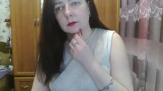 SophieNightAh online show from February 3, 2025, 1:19 pm