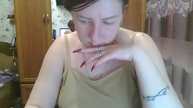 SophieNightAh online show from February 5, 2025, 8:04 pm