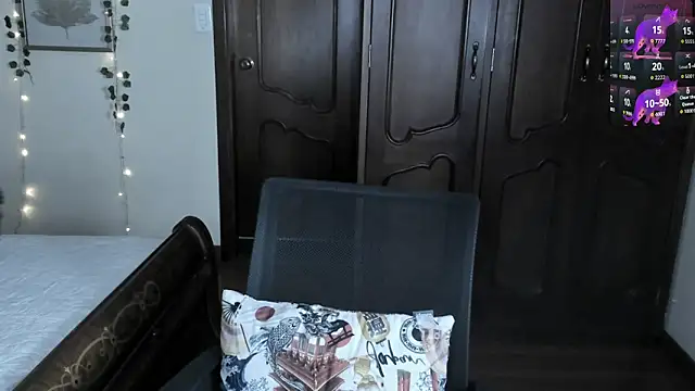 BlueBerry     online show from September 18, 2025, 9:50 pm