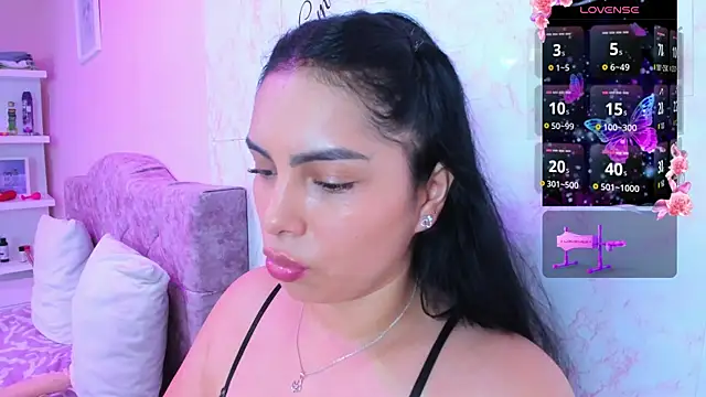 Snapshot of evelinn_belen chatting on April 29, 2026, 11:58 am evelinn belen online show from April 29, 2026, 11:58 am