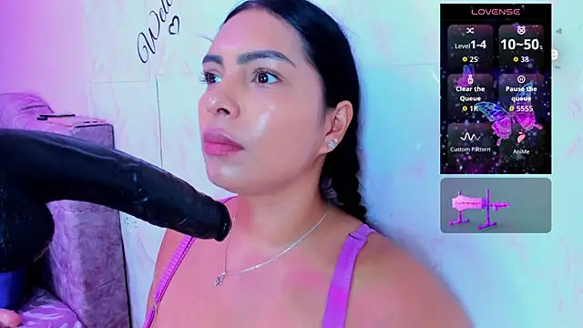 Snapshot of evelinn_belen chatting on June 1, 2026, 12:18 pm evelinn belen online show from June 1, 2026, 12:18 pm