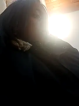 lia mariana online show from March 17, 2026, 3:33 am