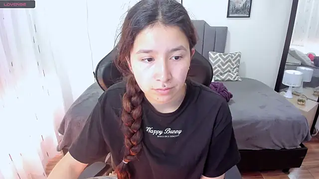 Amy joones online show from September 27, 2025, 2:11 pm