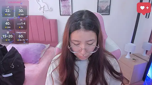 Amy joones online show from November 28, 2025, 1:14 pm