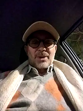 Snapshot of MadProfessor chatting on March 3, 2025, 6:44 pm MadProfessor online show from March 3, 2025, 6:44 pm